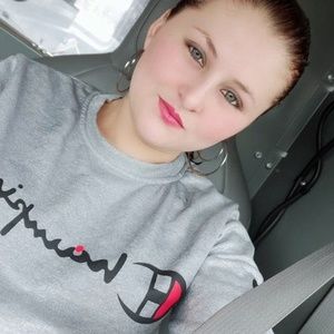 Meet your Posher, Vanessa